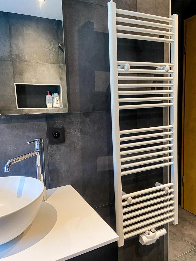 Chez Sabine Et Eric Maison Pour 6 Personnes Avec Piscine Chauffee Andenne Zewnętrze zdjęcie