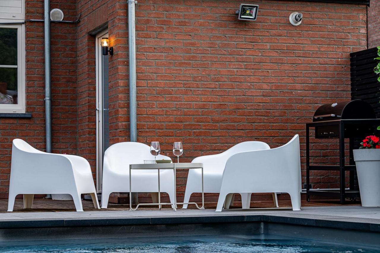 Chez Sabine Et Eric Maison Pour 6 Personnes Avec Piscine Chauffee Andenne Zewnętrze zdjęcie
