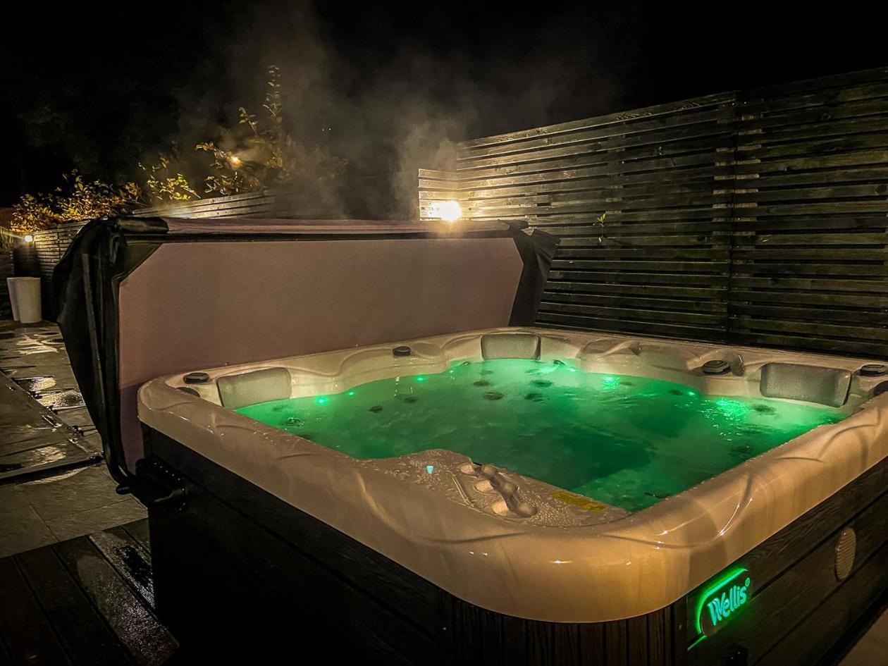 Chez Sabine Et Eric Maison Pour 6 Personnes Avec Piscine Chauffee Andenne Zewnętrze zdjęcie